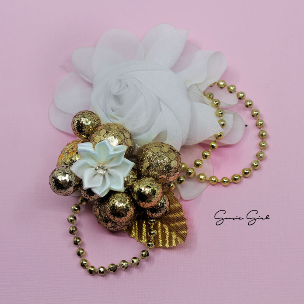 Gatsby Style White and Gold New Years Eve Flapper